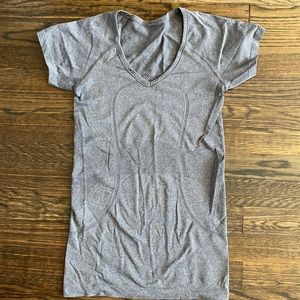 Lululemon t-shirt